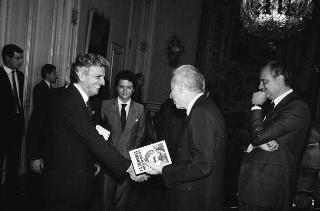 Incontro del Presidente della Repubblica Francesco Cossiga con la Giuria e i vincitori del Premio letterario Tevere