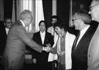 Incontro privato del Presidente della Repubblica Francesco Cossiga con S.E. Rev.ma l'Arcivescovo di Ales, e con  alcuni prelati della Sardegna