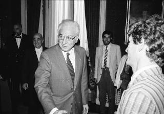 Incontro privato del Presidente della Repubblica Francesco Cossiga con S.E. Rev.ma l'Arcivescovo di Ales, e con  alcuni prelati della Sardegna