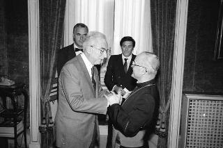 Incontro privato del Presidente della Repubblica Francesco Cossiga con S.E. Rev.ma l'Arcivescovo di Ales, e con  alcuni prelati della Sardegna