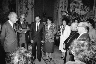 Incontro privato del Presidente della Repubblica Francesco Cossiga con S.E. Rev.ma l'Arcivescovo di Ales, e con  alcuni prelati della Sardegna