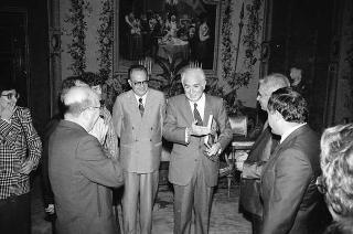 Incontro privato del Presidente della Repubblica Francesco Cossiga con S.E. Rev.ma l'Arcivescovo di Ales, e con  alcuni prelati della Sardegna