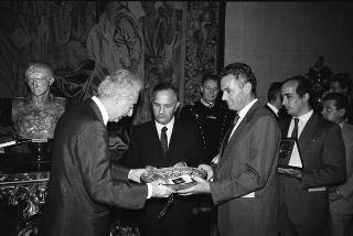 Incontro del Presidente della Repubblica Francesco Cossiga con una delegazione di iscritti al Circolo culturale "Verso l'Europa" di Arezzo