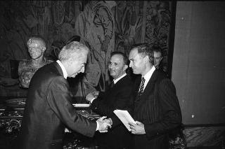 Incontro del Presidente della Repubblica Francesco Cossiga con una delegazione di iscritti al Circolo culturale "Verso l'Europa" di Arezzo