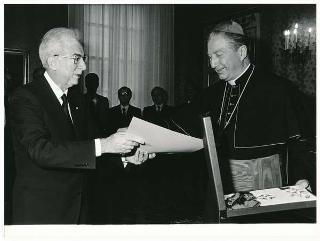 Intervento, in forma ufficiale, del Presidente della Repubblica Francesco Cossiga a Milano, in occasione del solenne pontificale con la dedicazione del rinnovato altare maggiore del Duomo