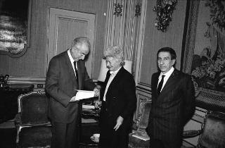 Signora Teresa Foscari e Antonio Iannello, segretario generale di "Italia Nostra", per presentare un volume sul contributo dell'Associazione alla soluzione del problema di Venezia