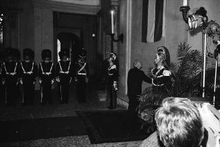 Cerimonia di inaugurazione della lapide celebrativa del 40° anniversario della fondazione della Repubblica nel Palazzo del Quirinale