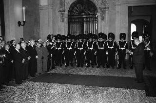 Cerimonia di inaugurazione della lapide celebrativa del 40° anniversario della fondazione della Repubblica nel Palazzo del Quirinale