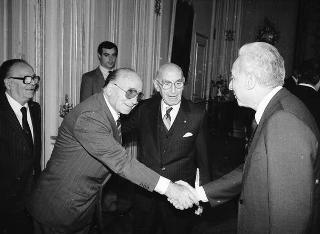 Manlio Germozzi, presidente onorario della Confartigianato, con una delegazione del sodalizio