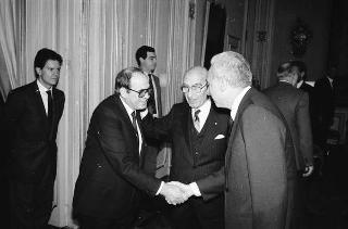 Manlio Germozzi, presidente onorario della Confartigianato, con una delegazione del sodalizio