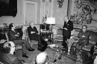 Manlio Germozzi, presidente onorario della Confartigianato, con una delegazione del sodalizio
