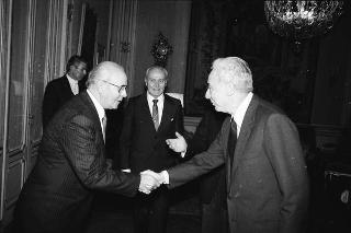 Gen. Marcello Floriani, presidente dell'Unione nazionale ufficiali in congedo d'Italia, con alcuni esponenti del sodalizio