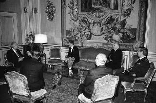Gen. Marcello Floriani, presidente dell'Unione nazionale ufficiali in congedo d'Italia, con alcuni esponenti del sodalizio