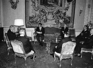 Gen. Marcello Floriani, presidente dell'Unione nazionale ufficiali in congedo d'Italia, con alcuni esponenti del sodalizio