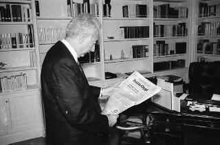 Marco Borsa, direttore del nuovo quotidiano "Italia oggi", con gli editori e il capo della redazione romana