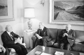 Incontro del Presidente della Repubblica Francesco Cossiga con Herbert Schambeck, vice presidente del Senato austriaco, e Friedrich Frolichsthal, ambasciatore della Repubblica d'Austria a Roma