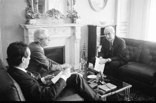 Incontro del Presidente della Repubblica Francesco Cossiga con Antonio Ardizzone e Giovanni Pepi, direttore e vice direttore responsabile de "Il Giornale di Sicilia"