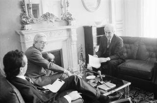 Incontro del Presidente della Repubblica Francesco Cossiga con Antonio Ardizzone e Giovanni Pepi, direttore e vice direttore responsabile de "Il Giornale di Sicilia"