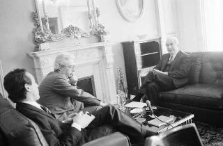 Incontro del Presidente della Repubblica Francesco Cossiga con Antonio Ardizzone e Giovanni Pepi, direttore e vice direttore responsabile de "Il Giornale di Sicilia"