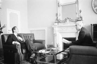 Incontro del Presidente della Repubblica Francesco Cossiga con Antonio Ardizzone e Giovanni Pepi, direttore e vice direttore responsabile de "Il Giornale di Sicilia"