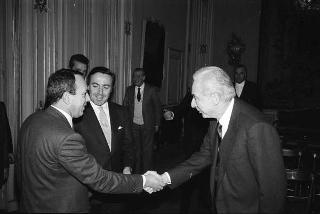 Incontro del Presidente della Repubblica Francesco Cossiga con Stefano Sandri, presidente dell'EFIM, con una delegazione della Finanziaria "Ernesto Breda" s.p.a., nel centenario di fondazione della Società