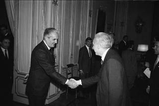 Incontro del Presidente della Repubblica Francesco Cossiga con Stefano Sandri, presidente dell'EFIM, con una delegazione della Finanziaria "Ernesto Breda" s.p.a., nel centenario di fondazione della Società