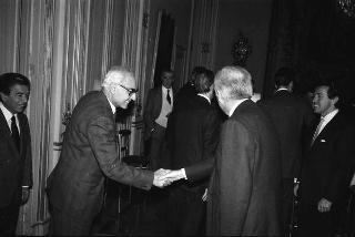 Incontro del Presidente della Repubblica Francesco Cossiga con Stefano Sandri, presidente dell'EFIM, con una delegazione della Finanziaria "Ernesto Breda" s.p.a., nel centenario di fondazione della Società