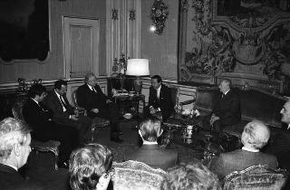 Incontro del Presidente della Repubblica Francesco Cossiga con Stefano Sandri, presidente dell'EFIM, con una delegazione della Finanziaria "Ernesto Breda" s.p.a., nel centenario di fondazione della Società