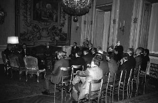 Incontro del Presidente della Repubblica Francesco Cossiga con Stefano Sandri, presidente dell'EFIM, con una delegazione della Finanziaria "Ernesto Breda" s.p.a., nel centenario di fondazione della Società