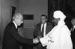 Incontro del Presidente della Repubblica Francesco Cossiga con Saddiq El Madi, primo ministro della Repubblica del Sudan