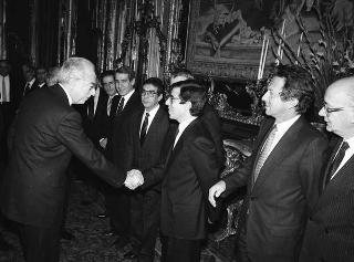Il Presidente della Repubblica Francesco Cossiga durante il pranzo per esponenti politici della Regione Sardegna