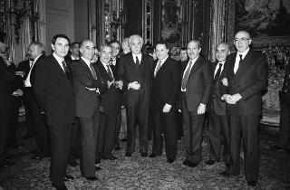 Il Presidente della Repubblica Francesco Cossiga durante il pranzo per esponenti politici della Regione Sardegna