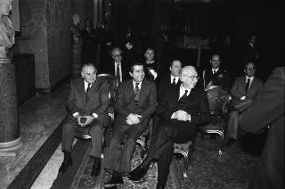 Il Presidente della Repubblica Francesco Cossiga incontra Carlo De Benedetti, presidente della Olivetti, con alcuni esponenti dela Società, per presentare alcuni personal computers
