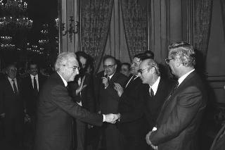 Il Presidente della Repubblica Francesco Cossiga riceve i udienza Armando Sarti, presidente della Confederazione italiana dei servizi pubblici degli enti locali (CISPEL), con una delegazione del sodalizio