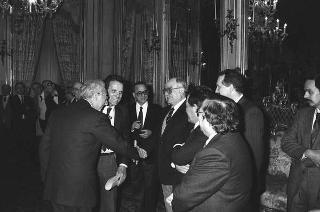 Il Presidente della Repubblica Francesco Cossiga riceve i udienza Armando Sarti, presidente della Confederazione italiana dei servizi pubblici degli enti locali (CISPEL), con una delegazione del sodalizio
