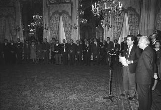 Il Presidente della Repubblica Francesco Cossiga riceve i udienza Armando Sarti, presidente della Confederazione italiana dei servizi pubblici degli enti locali (CISPEL), con una delegazione del sodalizio