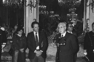 Il Presidente della Repubblica Francesco Cossiga riceve i udienza Armando Sarti, presidente della Confederazione italiana dei servizi pubblici degli enti locali (CISPEL), con una delegazione del sodalizio