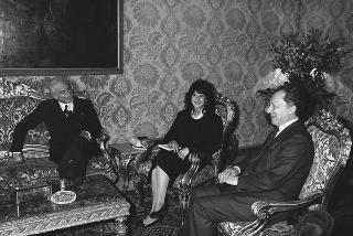 Il Presidente della Repubblica Francesco Cossiga incontra Jacques Delors, presidente della Commissione CEE, con il ministro degli affari esteri Giulio Andreotti