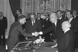Il Presidente della Repubblica Francesco Cossiga presiede la cerimonia di giuramento dei componenti del VI Governo Fanfani