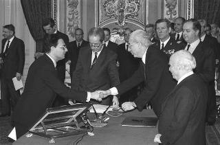 Il Presidente della Repubblica Francesco Cossiga presiede la cerimonia di giuramento dei componenti del VI Governo Fanfani