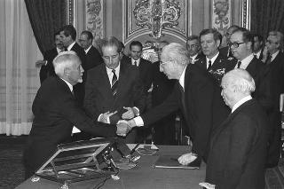 Il Presidente della Repubblica Francesco Cossiga presiede la cerimonia di giuramento dei componenti del VI Governo Fanfani
