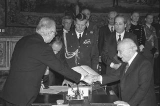 Il Presidente della Repubblica Francesco Cossiga presiede la cerimonia di giuramento dei componenti del VI Governo Fanfani