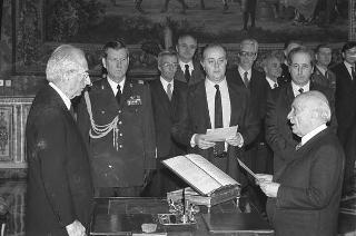 Il Presidente della Repubblica Francesco Cossiga presiede la cerimonia di giuramento dei componenti del VI Governo Fanfani