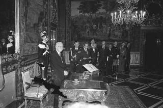 Il Presidente della Repubblica Francesco Cossiga presiede la cerimonia di giuramento dei componenti del VI Governo Fanfani