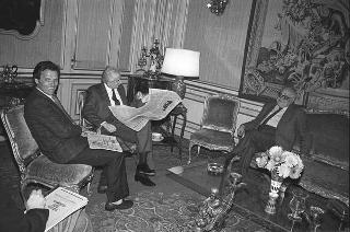 Il Presidente della Repubblica Francesco Cossiga riceve Gerardo Chiaromonte, direttore de "L'Unità", e il  presidente Armando Sarti per presentare il quotidiano nella sua nuova veste editoriale