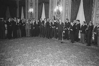 Il Presidente della Repubblica Francesco Cossiga riceve in udienza Mario Di Lazzaro, ministro del Turismo e dello Spettacolo, con Franco Carraro, presidente del CONI, i dirigenti e gli atleti insigniti delle "Stelle d'oro al merito sportivo" e delle "Medaglie d'oro al valore atletico"