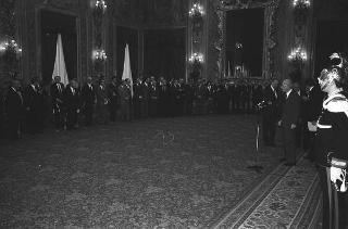 Il Presidente della Repubblica Francesco Cossiga incontra Franco Piga, ministro dell'industria, commercio e artigianato, e alcuni partecipanti alla Rassegna &quot;SpotItalia 1987&quot;