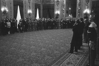 Il Presidente della Repubblica Francesco Cossiga incontra Franco Piga, ministro dell'industria, commercio e artigianato, e alcuni partecipanti alla Rassegna "SpotItalia 1987"