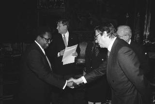 Il Presidente della Repubblica Francesco Cossiga riceve: Sua Eccellenza Federico Estatda Velez, nuovo Ambasciatore della Repubblica di Colombia, Sua Eccellenza Balthazar Nahimana, nuovo Ambasciatore della Repubblica del Burundi, Sua Eccellenza Feesago Siaosi Fepulea 'I, nuovo Ambasciatore di Samoa Occidentale, Sua Eccellenza  Horour Helgason, nuovo Ambasciatore della Repubblica d'Islanda per la presentazione delle Lettere Credenziali.