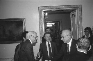 Incontro del Presidente della Repubblica Francesco Cossiga con gli autori e gli editori del libro "Elementare, Signor Presidente": per la presentazione dell'opera